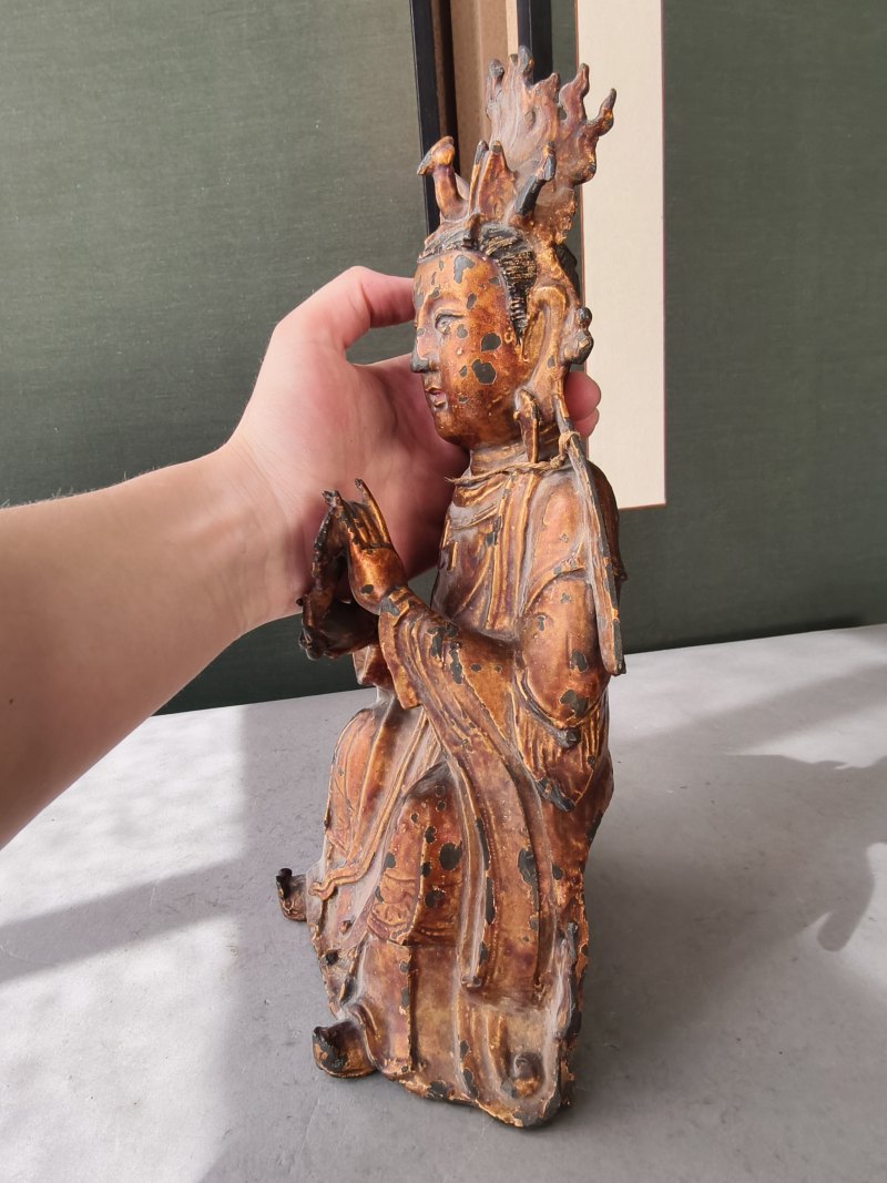 Bronze of Bixia with lacquer gilding depicted seated in a European posture - 图10