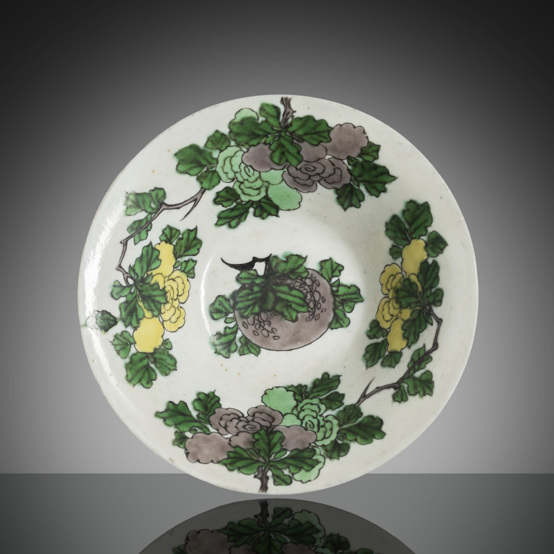 A 'Famille verte' biscuit porcelain bowl with 'Sanduo' decoration - 图3