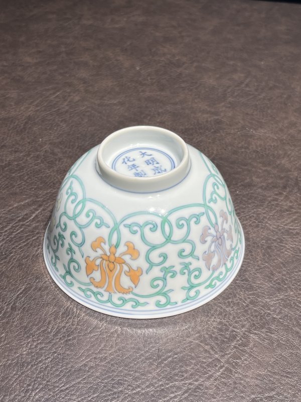 清雍正 仿成窑斗彩宝莲纹杯 - 图7