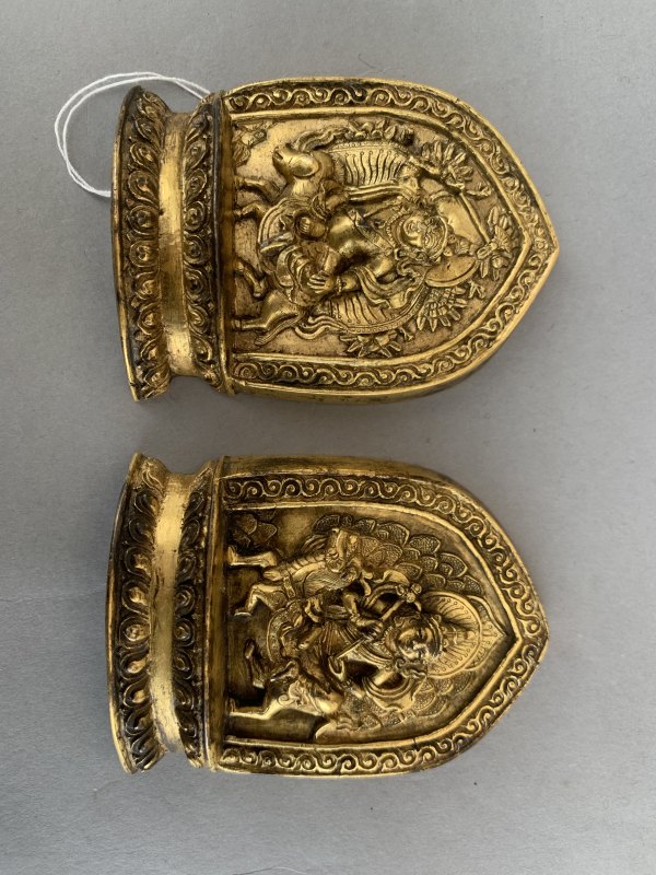 TWO FINE AND RARE GILT-BRONZE AMULETS - 图6