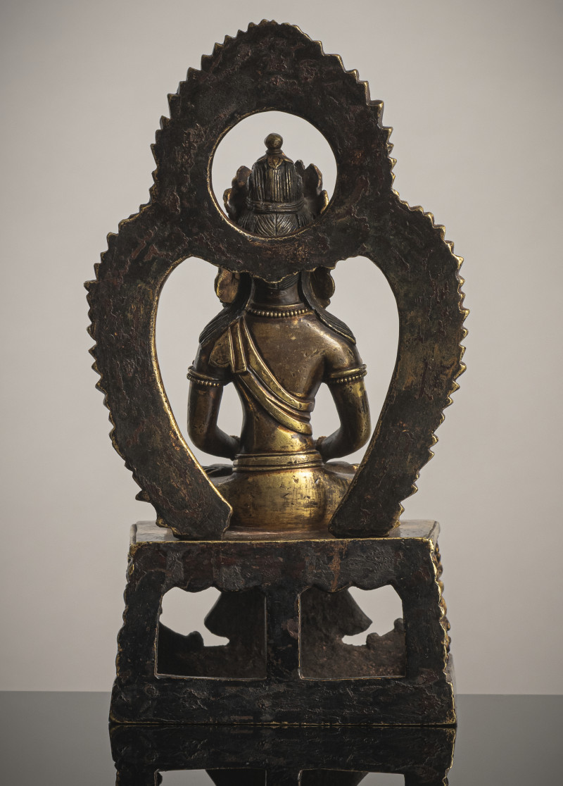 A gilt-bronze figure of Amitayus seated on a throne - 图2