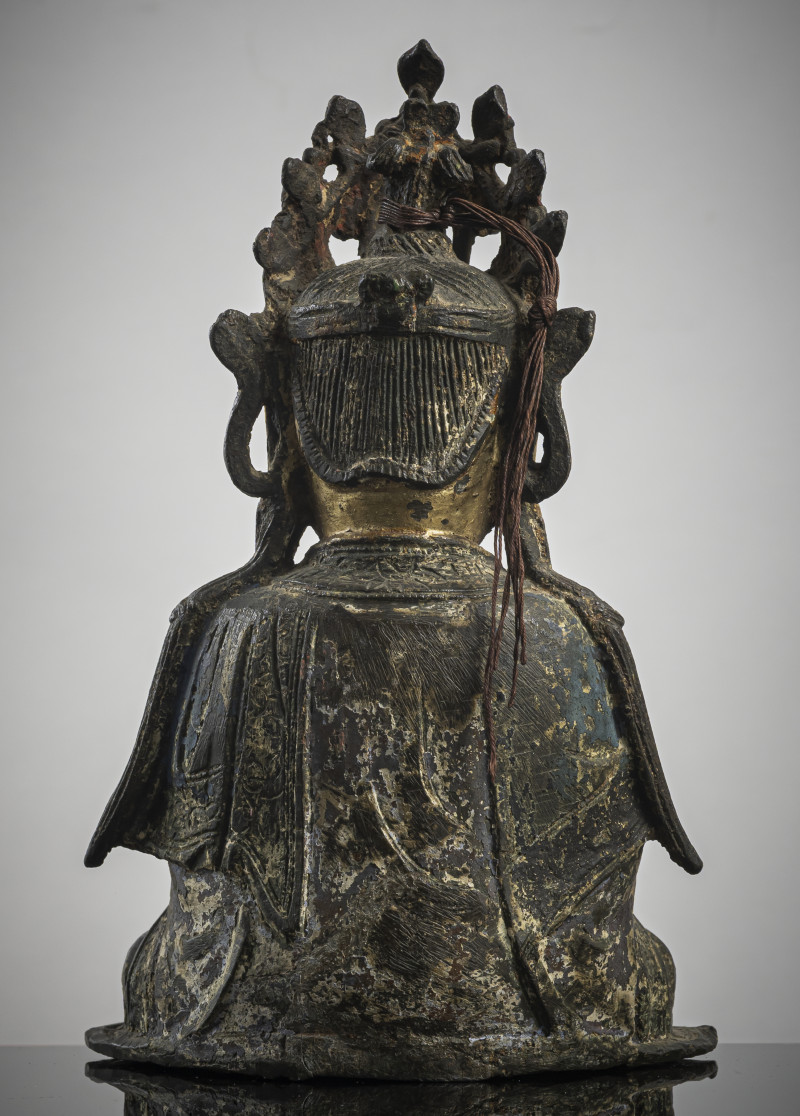 A part-gilt bronze of seated Guanyin - 图2