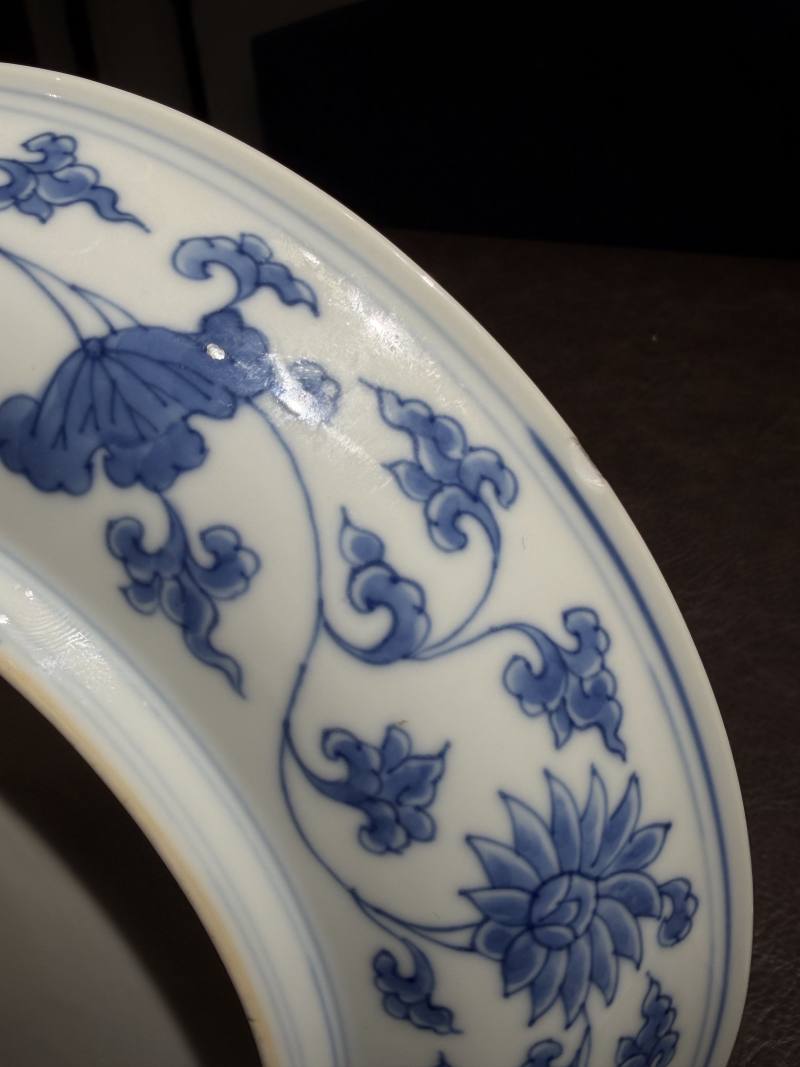 清康熙 仿成窑青花树石栏杆花卉纹盘 - 图14