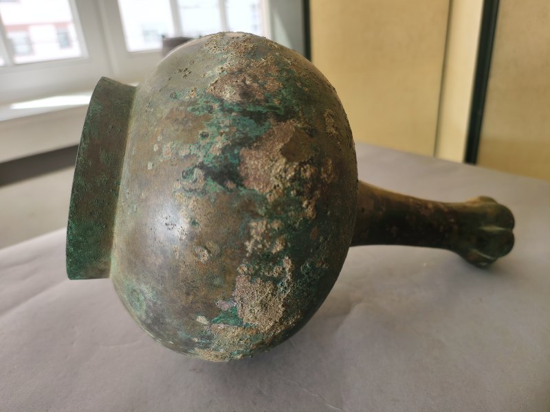 A bronze "garlic head" bottle vase - 图13