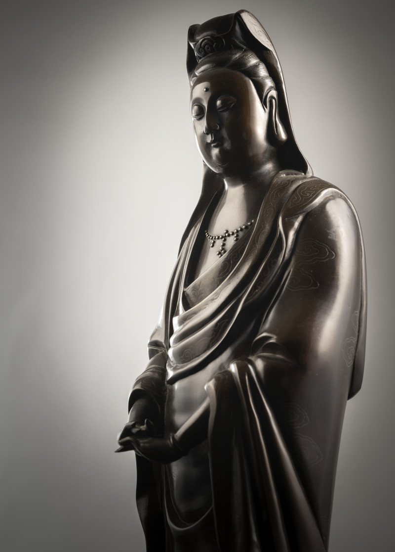 A fine silver-inlaid bronze figure of standing Guanyin - 图4