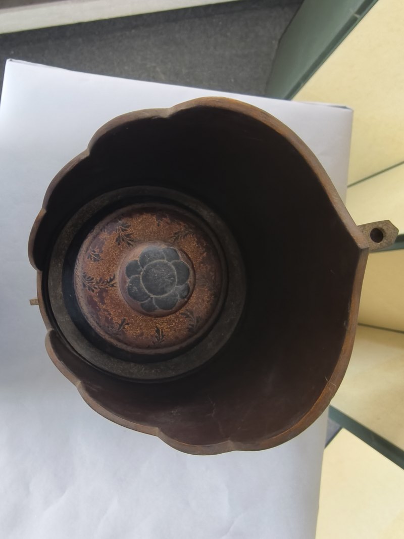A very rare lacquer and gilt-bronze duomuhu jug with cover - 图12