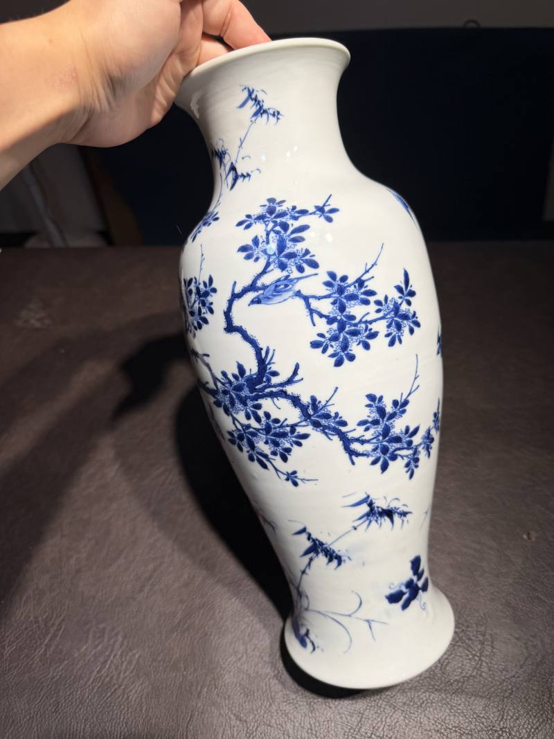 清康熙 青花山石花卉纹观音瓶 - 图7