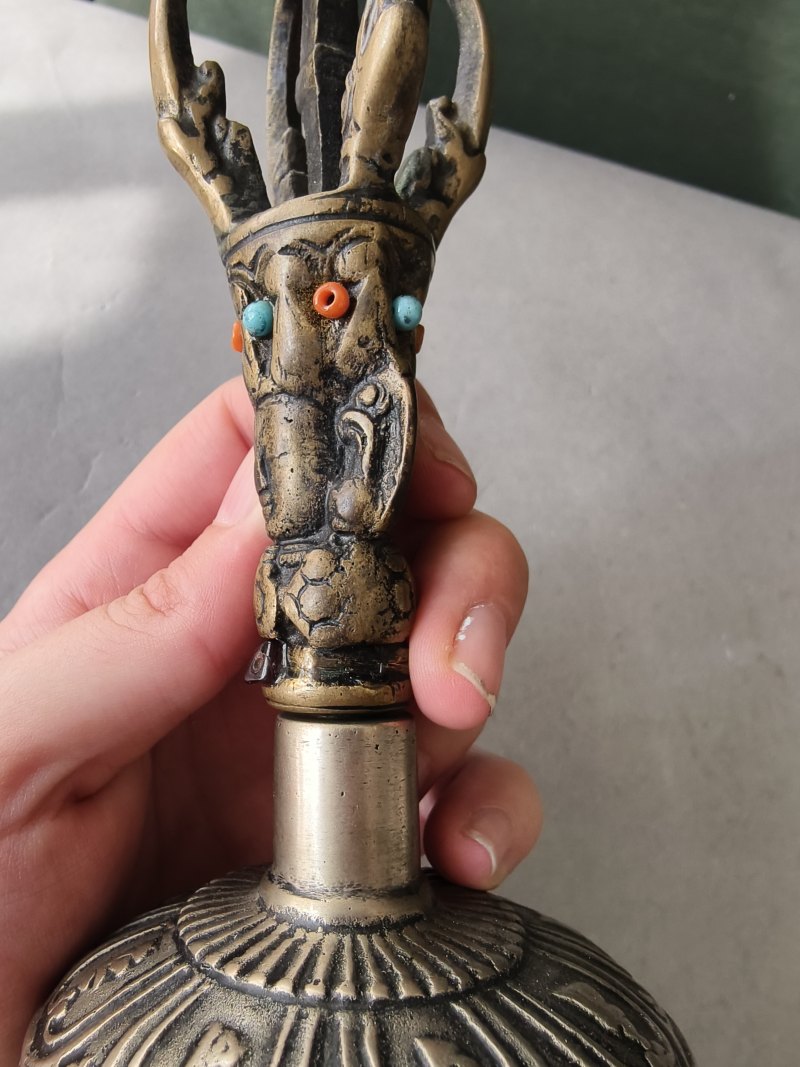 A metal bell (ghanta) and a phurbu - 图14