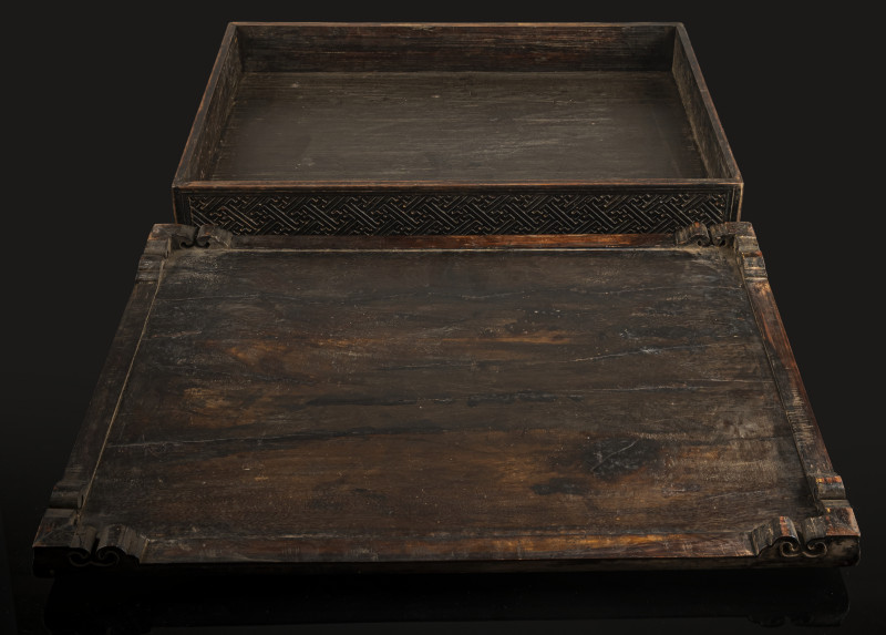 A fine carved Zitan box and for paper with 'shou' and swastika decoration made of zitan - 图4