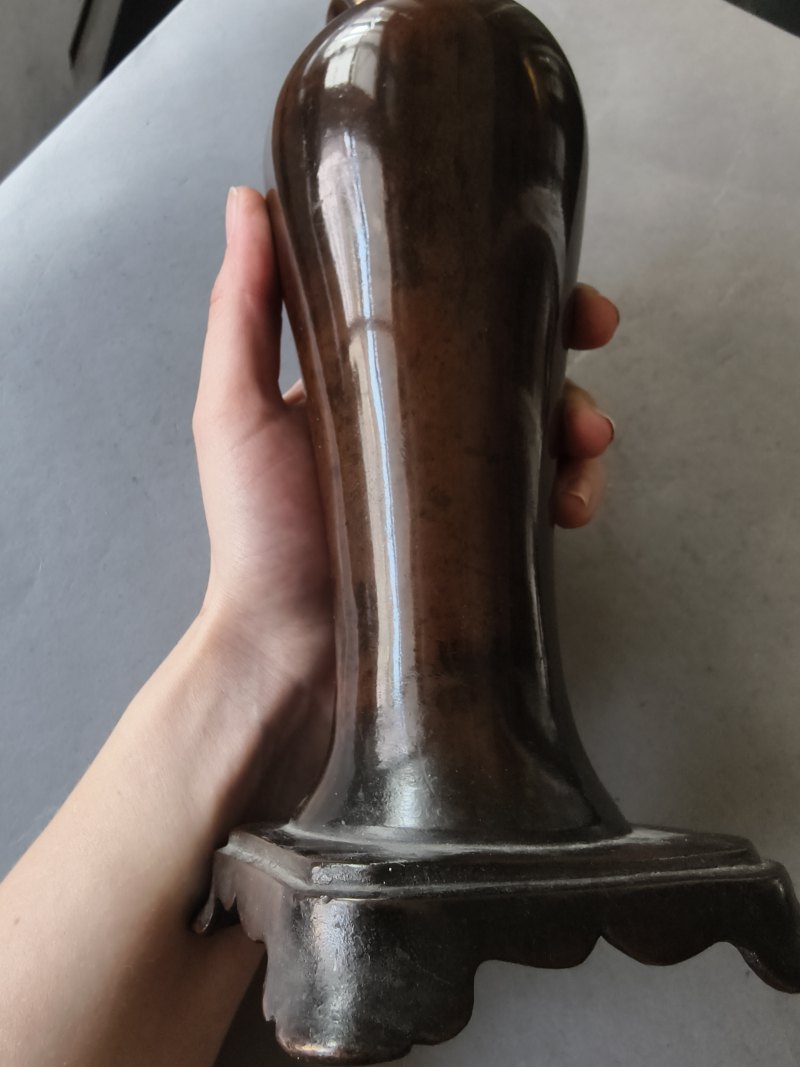 A group of three bronze vases - 图23