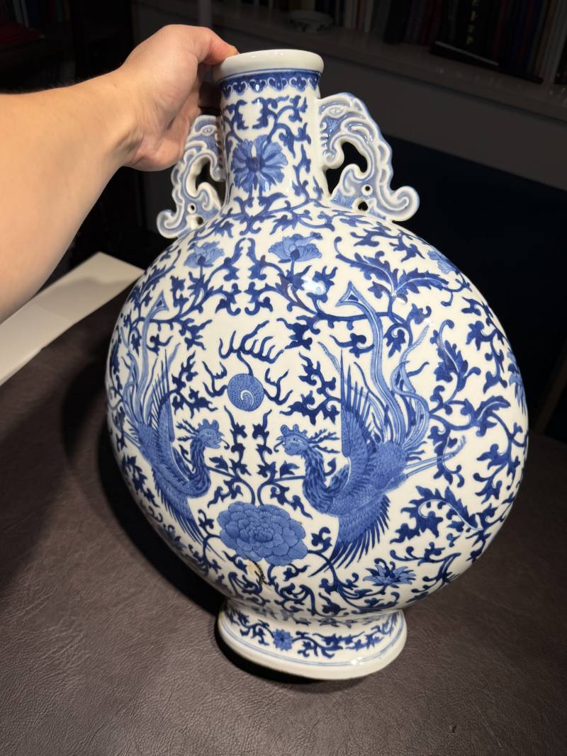 清同治 青花双凤纹抱月瓶 - 图8