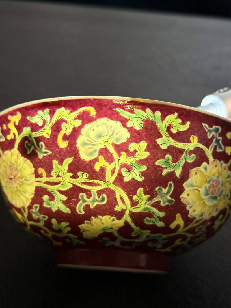 清乾隆 胭脂红地洋彩缠枝花卉纹碗 - 图15