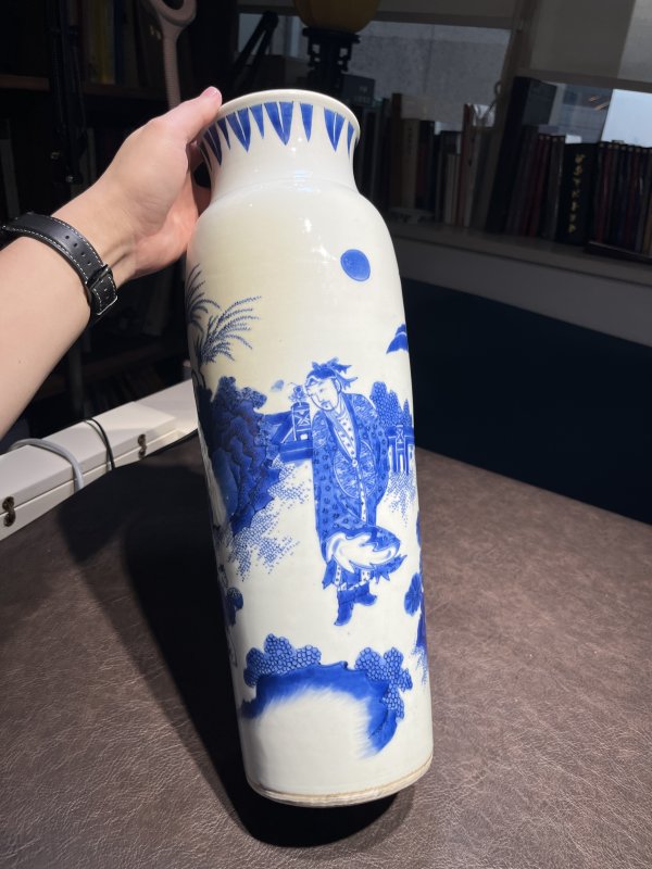明崇祯 青花“张仙送子”人物故事图筒瓶 - 图12