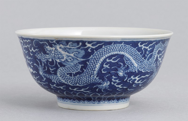 清道光 青花地留白龙纹茶碗 - 图6