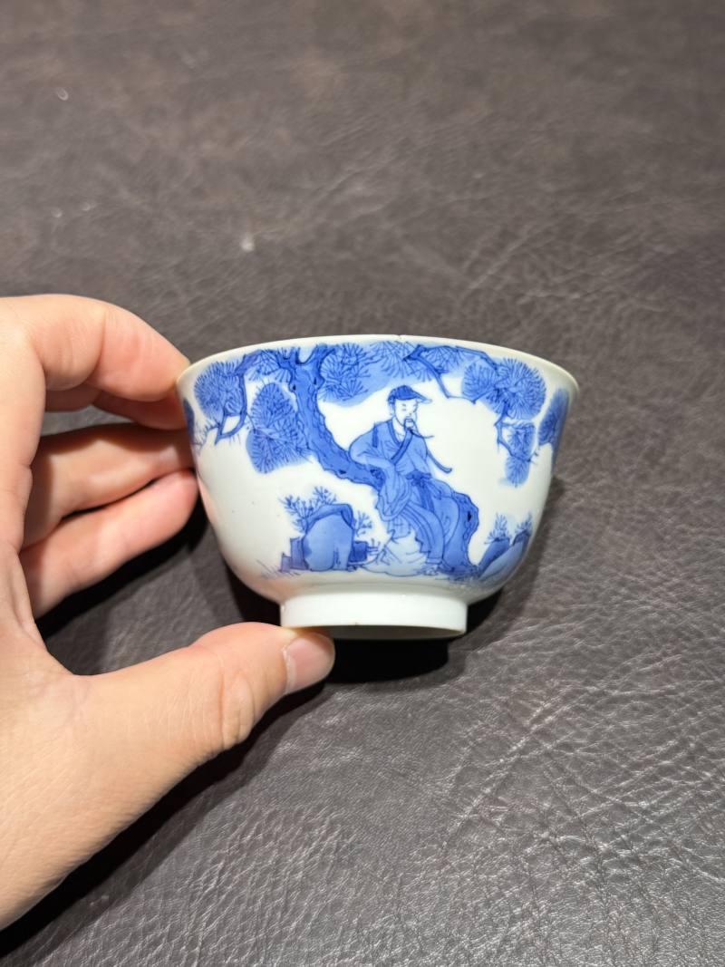 清康熙 青花松下高仕醉酒图茶圆 - 图3
