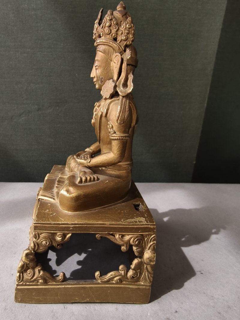 A gilt-bronze figure of Amitayus seated on a throne - 图13