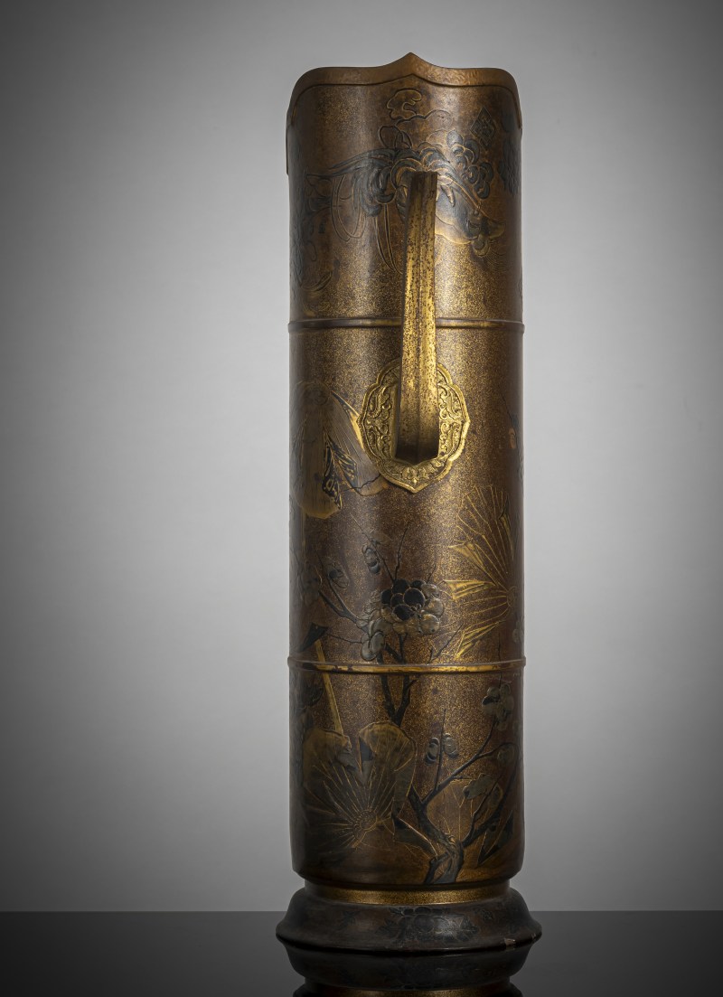 A very rare lacquer and gilt-bronze duomuhu jug with cover - 图2