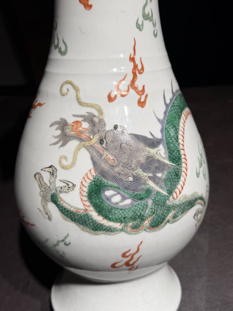 清康熙 五彩龙戏珠弦纹琵琶尊 - 图10