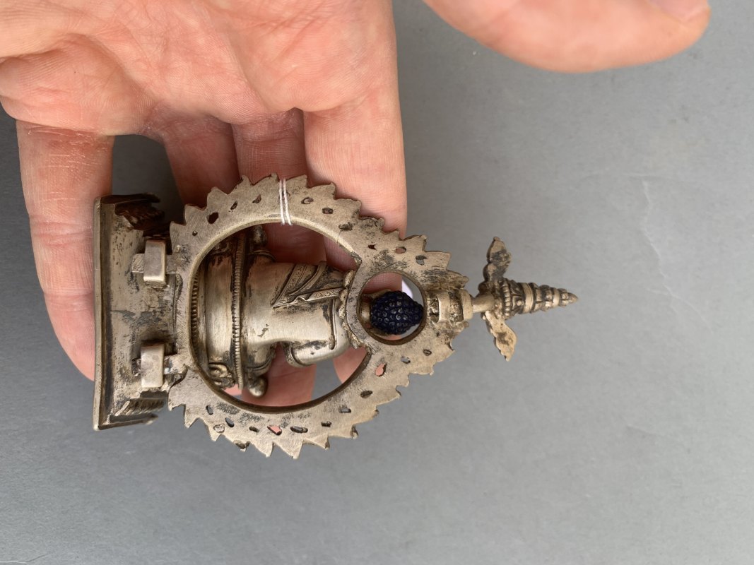 a silver figure of Buddha Shakyamuni - 图8
