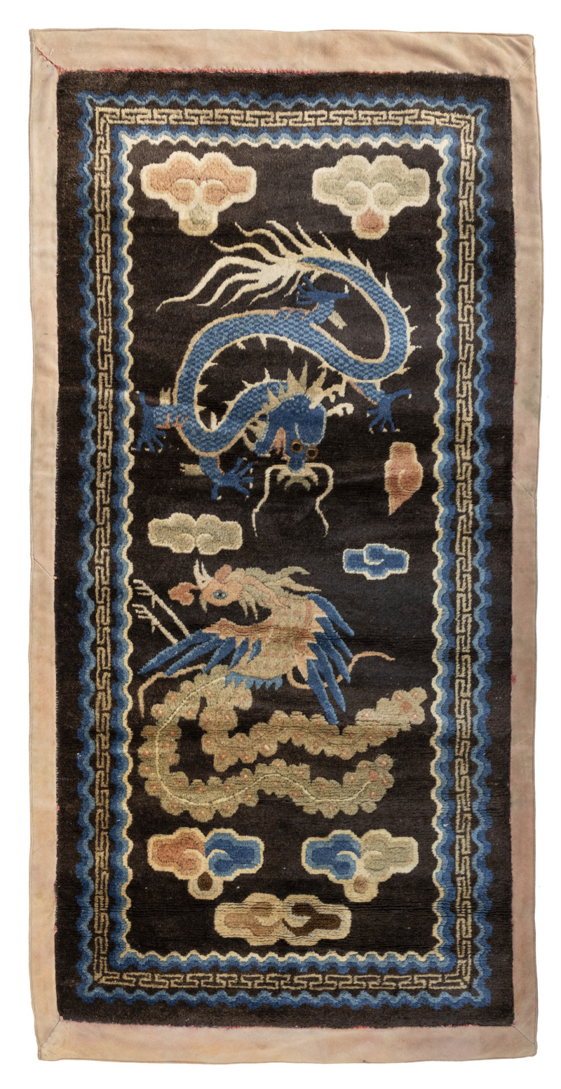A pair of dragon rugs - 图2