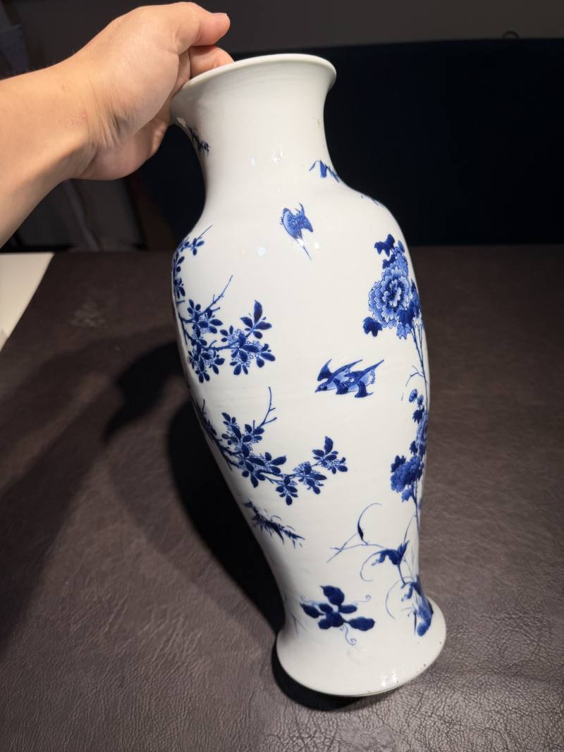 清康熙 青花山石花卉纹观音瓶 - 图8