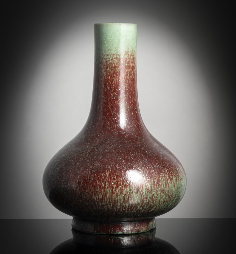 A Peachbloom-glazed porcelain bottle vase - 图2