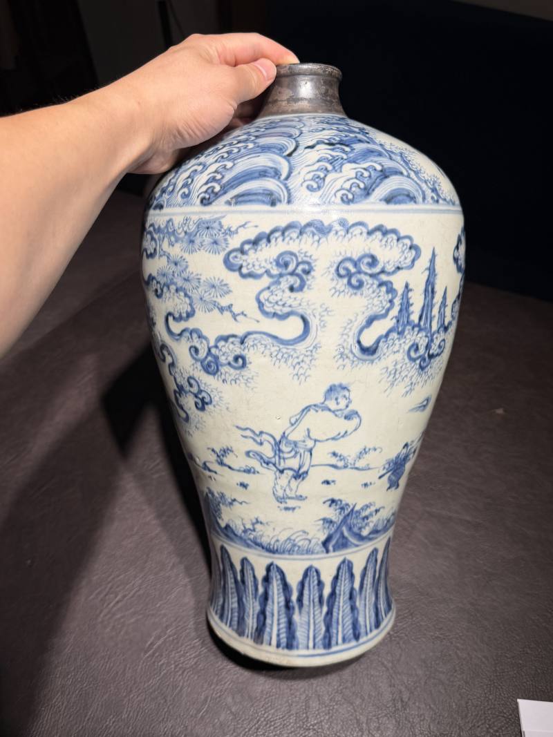 明空白期 青花携琴访友图梅瓶 - 图10