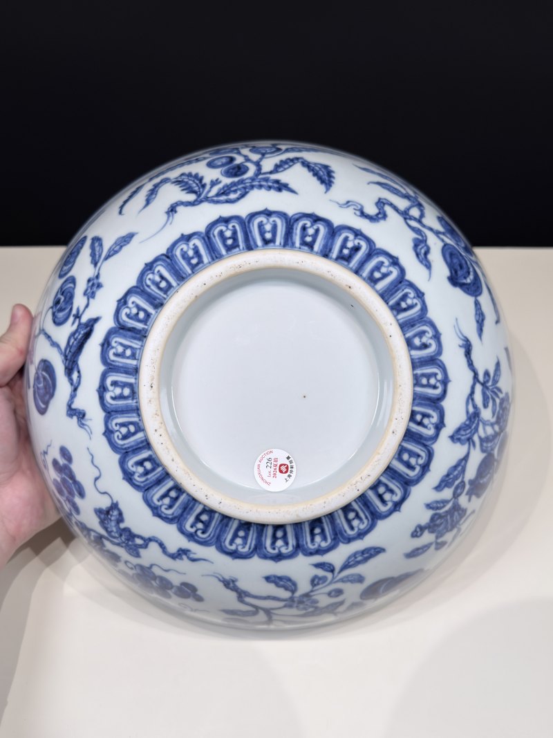 明宣德 青花葡萄瑞果纹大碗 - 图18