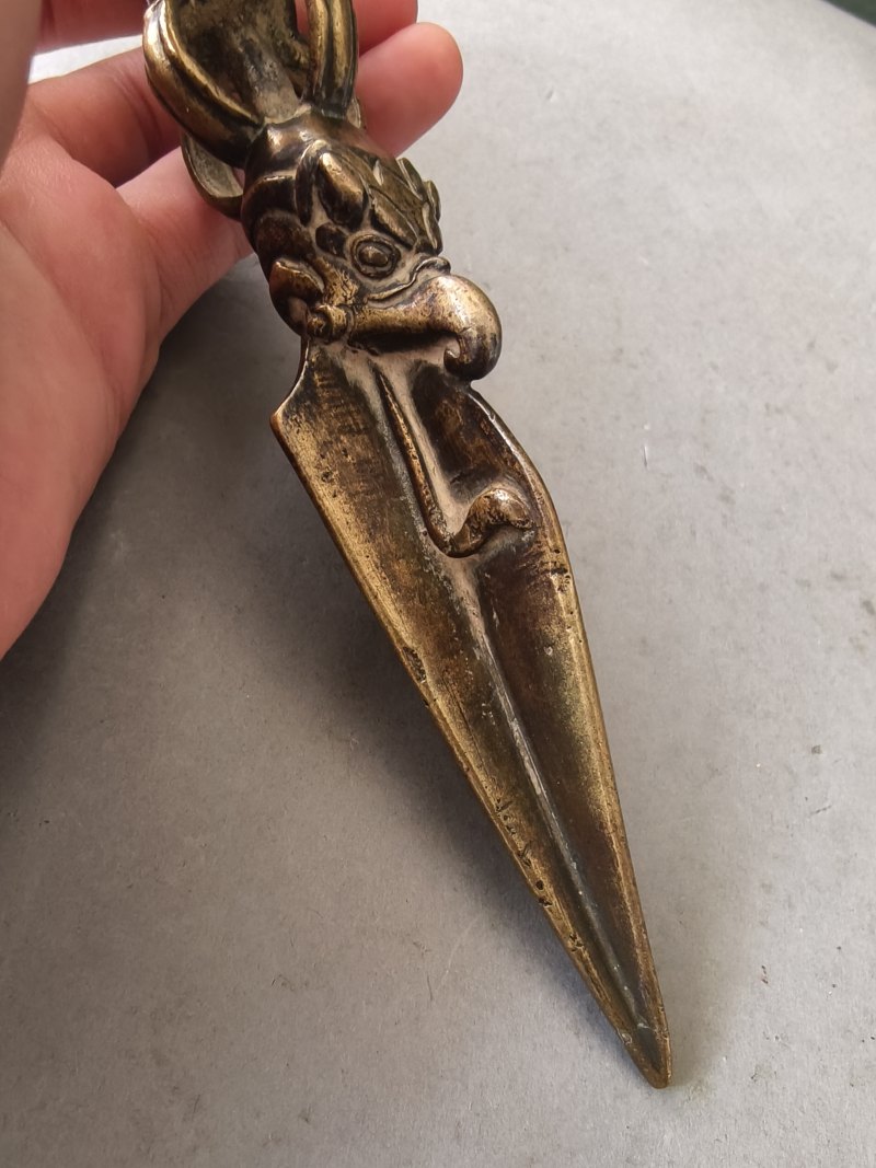 Ritual dagger phurbu made of brass or bronze respectively - 图7