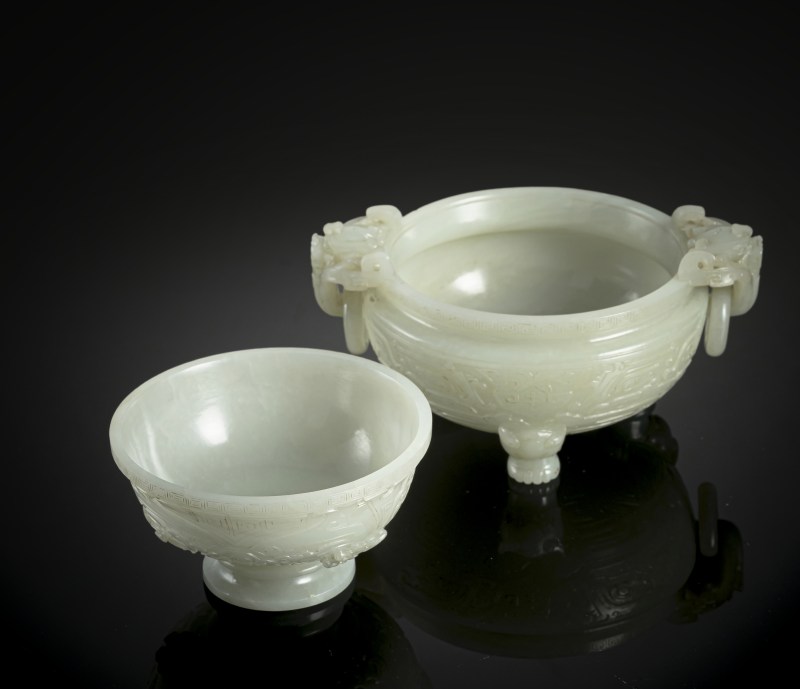 An exquisite carved light green jade censer and cover in archaic style - 图5