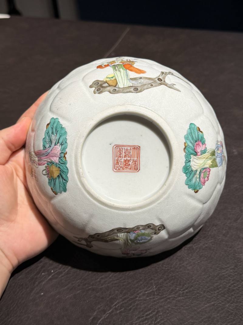 清嘉庆 白轧道粉彩“仙女乘槎”莲瓣碗 - 图11