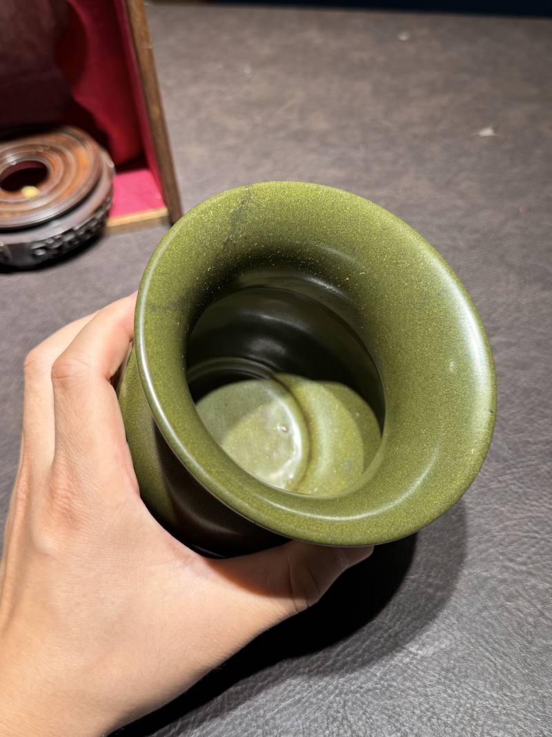 清雍正 茶叶末釉花囊（配木座、老盒） - 图12