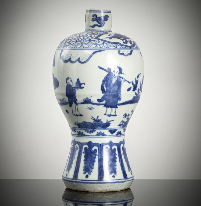 A good blue and white meiping with figural scene - 图2
