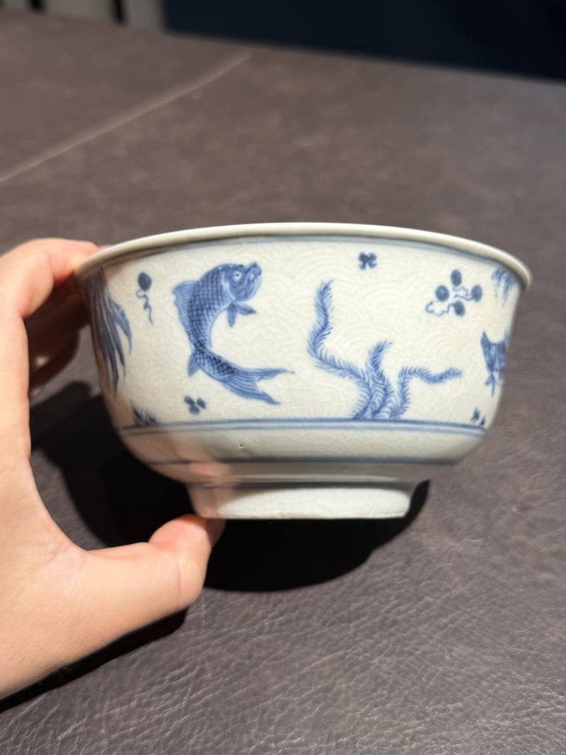 明空白期 青花暗刻海水鱼藻纹碗 - 图4