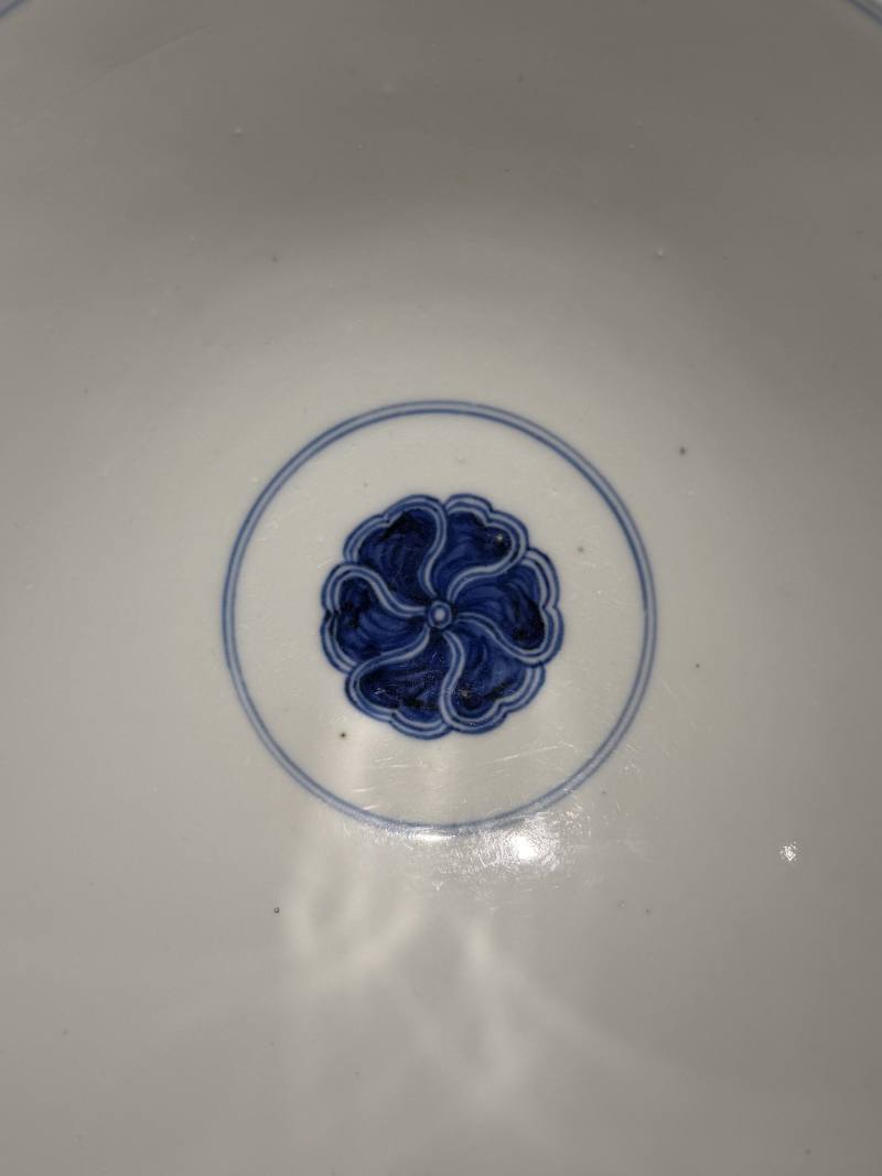 清雍正 仿宣德青缠枝莲纹斗笠大碗 - 图7