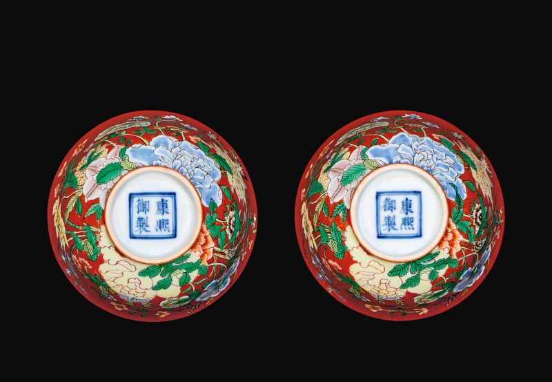 清康熙 御制磁胎画珐琅红地洋彩九秋同庆图碗一对 - 图4