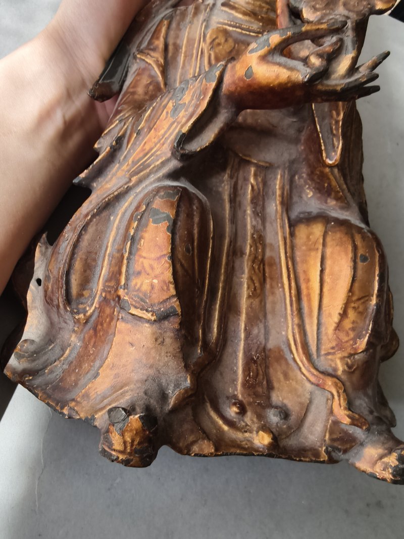 Bronze of Bixia with lacquer gilding depicted seated in a European posture - 图16
