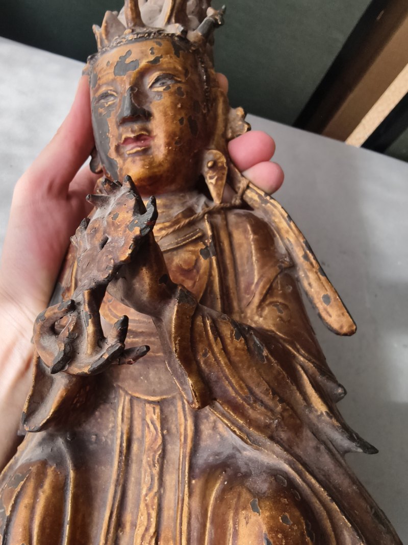 Bronze of Bixia with lacquer gilding depicted seated in a European posture - 图4