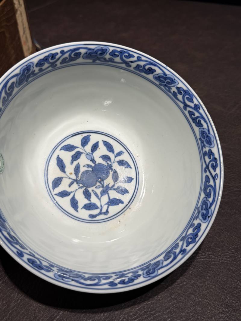 明嘉靖 青花莲托八宝纹碗（老木盒） - 图12