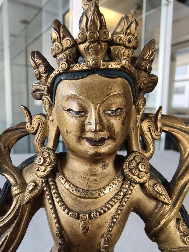 A gilt-bronze figure of a Bodhisattva - 图19