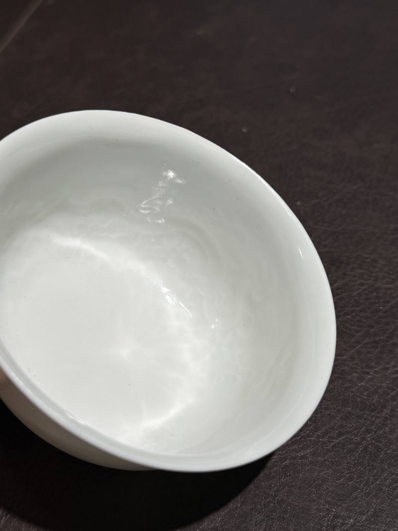 明永乐 甜白釉模印龙纹茶盅 - 图10