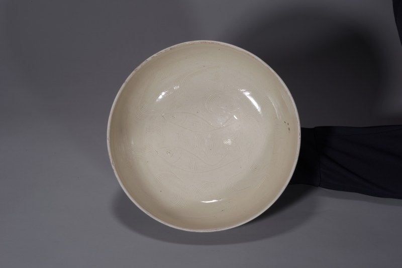 明代 白釉双鱼纹钵 - 图8