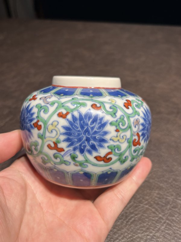 清康熙 斗彩缠枝莲纹小罐 - 图6