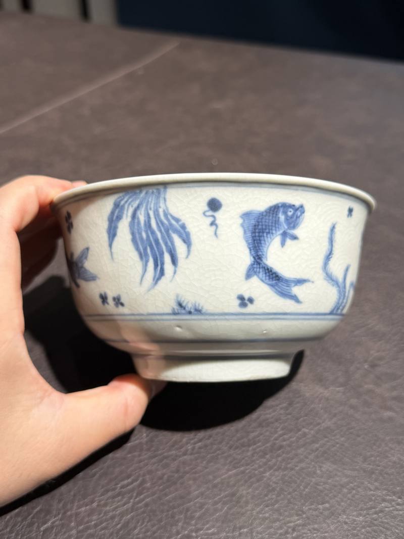 明空白期 青花暗刻海水鱼藻纹碗 - 图5