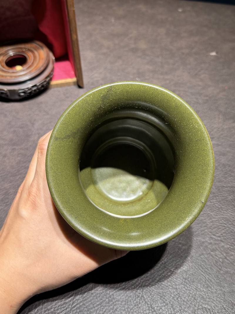 清雍正 茶叶末釉花囊（配木座、老盒） - 图13