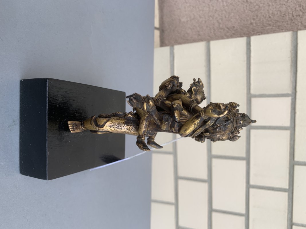 A fire-gilt bronze of Cakrasamvara in yab-yum with attributes - 图8