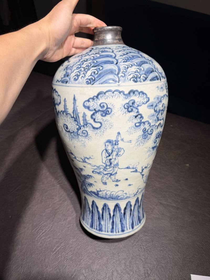 明空白期 青花携琴访友图梅瓶 - 图12