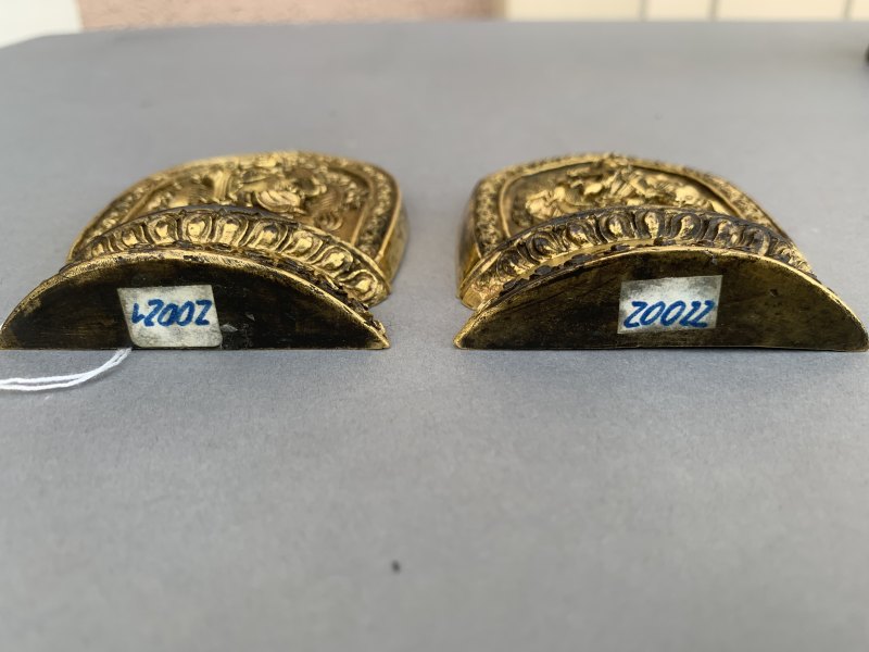 TWO FINE AND RARE GILT-BRONZE AMULETS - 图7