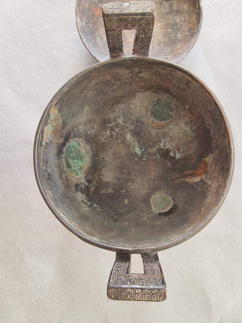 Three-legged bronze food vessel "ding" type - 图7