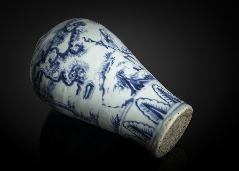 A fine and rare so-called 'windswept' porcelain meiping - 图4